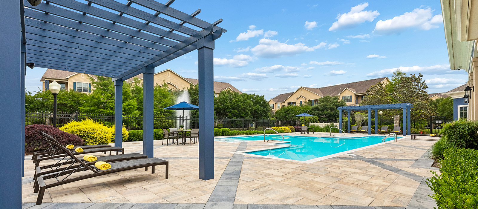 Oak Creek apartments in River Ridge, LA