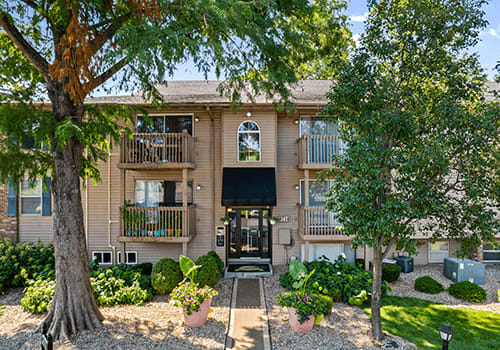 The Retreat at Mill Creek apartments in Lenexa, KS