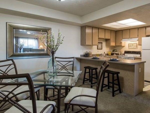 Wingpointe apartments