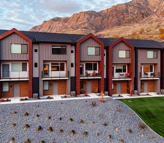 Enduro Townhomes apartments in Ogden, UT