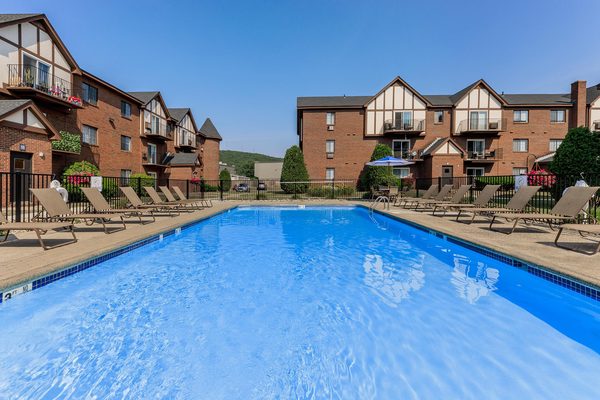 Rivers Edge apartments in Waterbury, CT