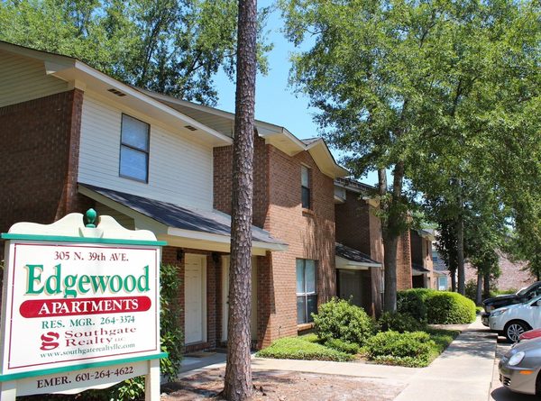 Edgewood Townhomes apartments