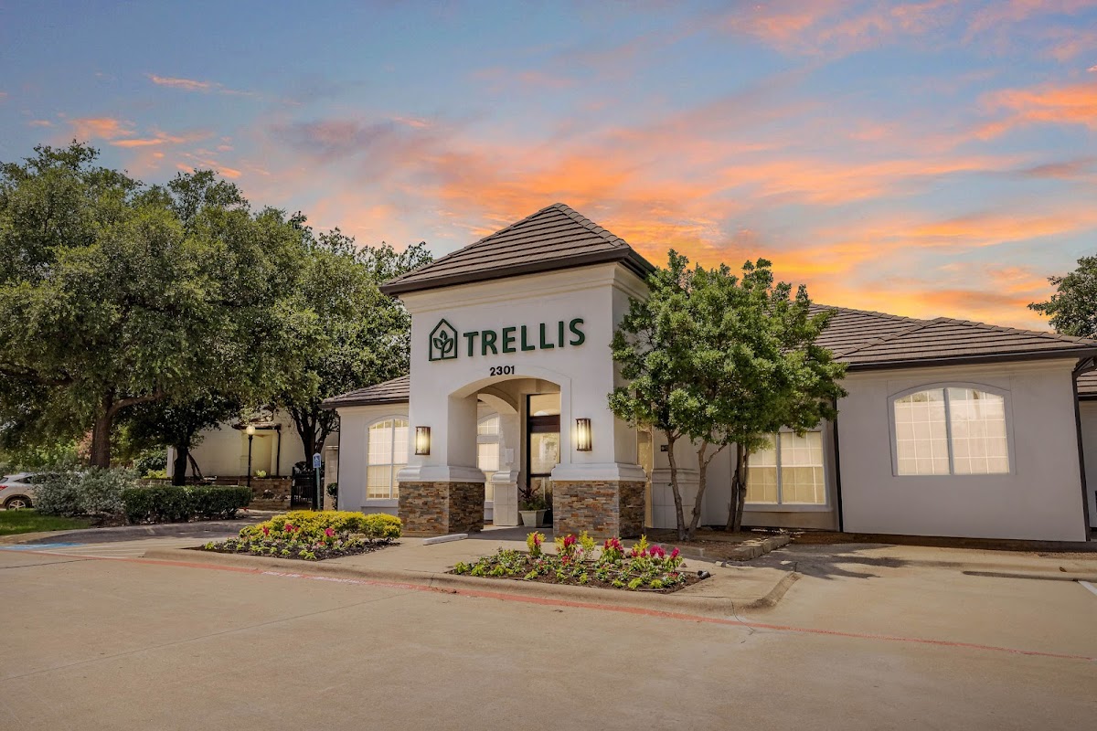 TRELLIS CANYON CREEK Apartments apartments in Addison, TX