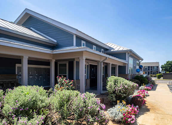 The Roxton Apartments apartments in Addison, TX