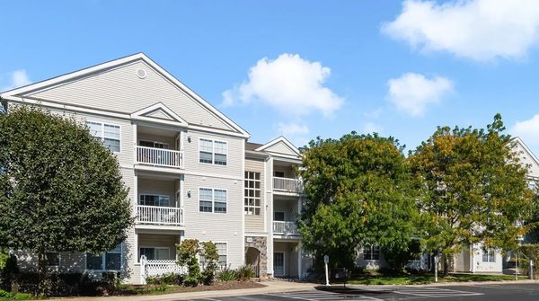 Ledges at Johnston apartments in Johnston, RI