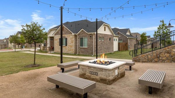 Avilla Grove apartments in Addison, TX