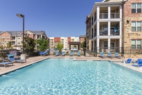 McKinney Pointe Apartments apartments in Addison, TX