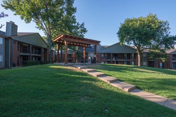 The View on Fox Creek apartments in Addison, TX