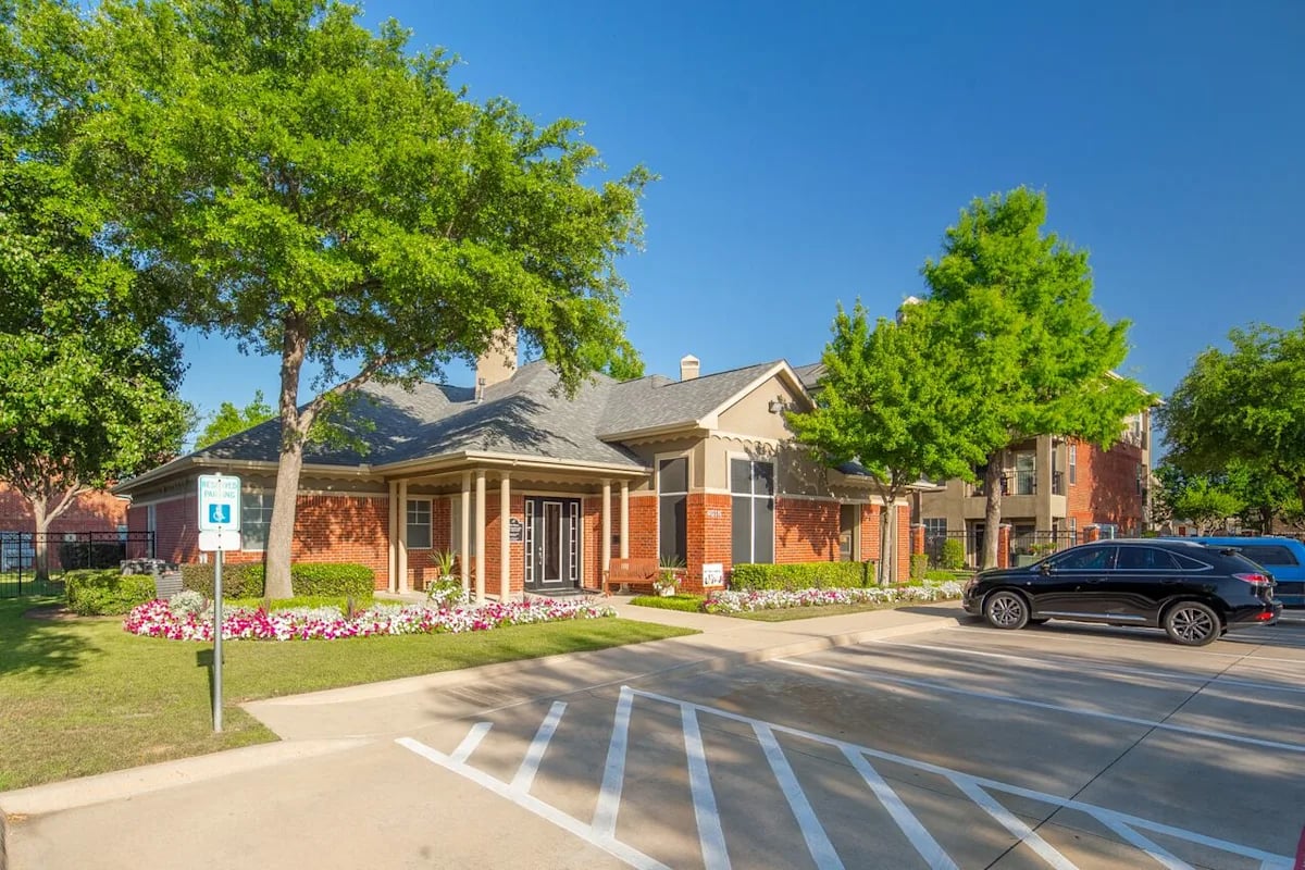 The Remington apartments in Addison, TX
