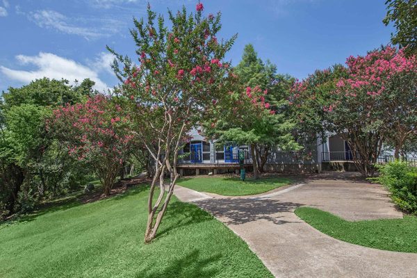 Bel Air Oaks Apartments apartments in Addison, TX