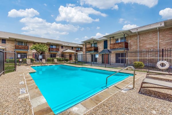 Berkshire Square apartments in Addison, TX
