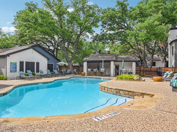 Heatherstone Apartment Homes apartments in Addison, TX
