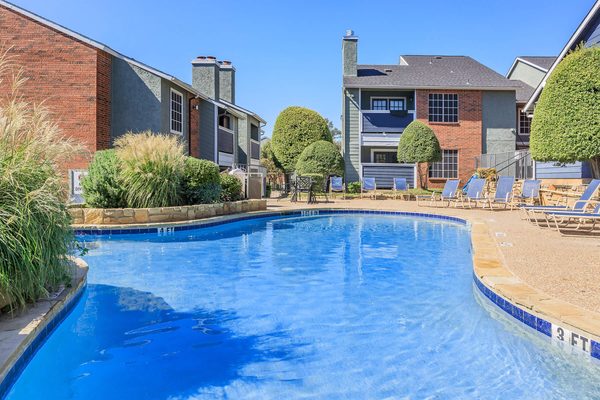 The Retreat @ 3737 apartments in Addison, TX