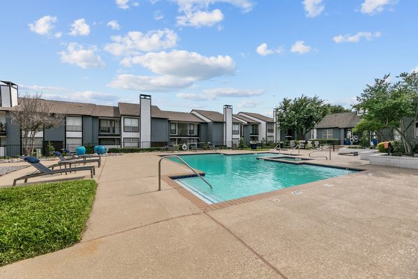 Wimbledon Apartments apartments in Addison, TX