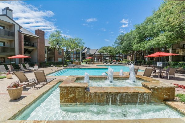 Preston Bend apartments in Addison, TX