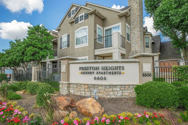 Preston Heights Apartments apartments in Addison, TX