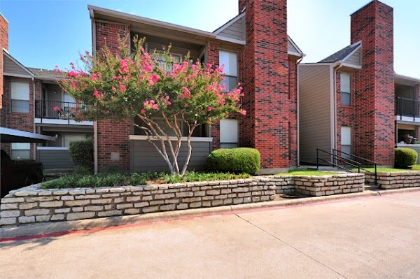 Greenbriar Apartments apartments in Addison, TX