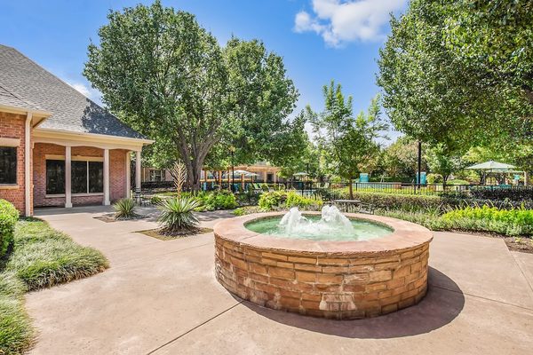 Villas of Spring Creek apartments in Addison, TX