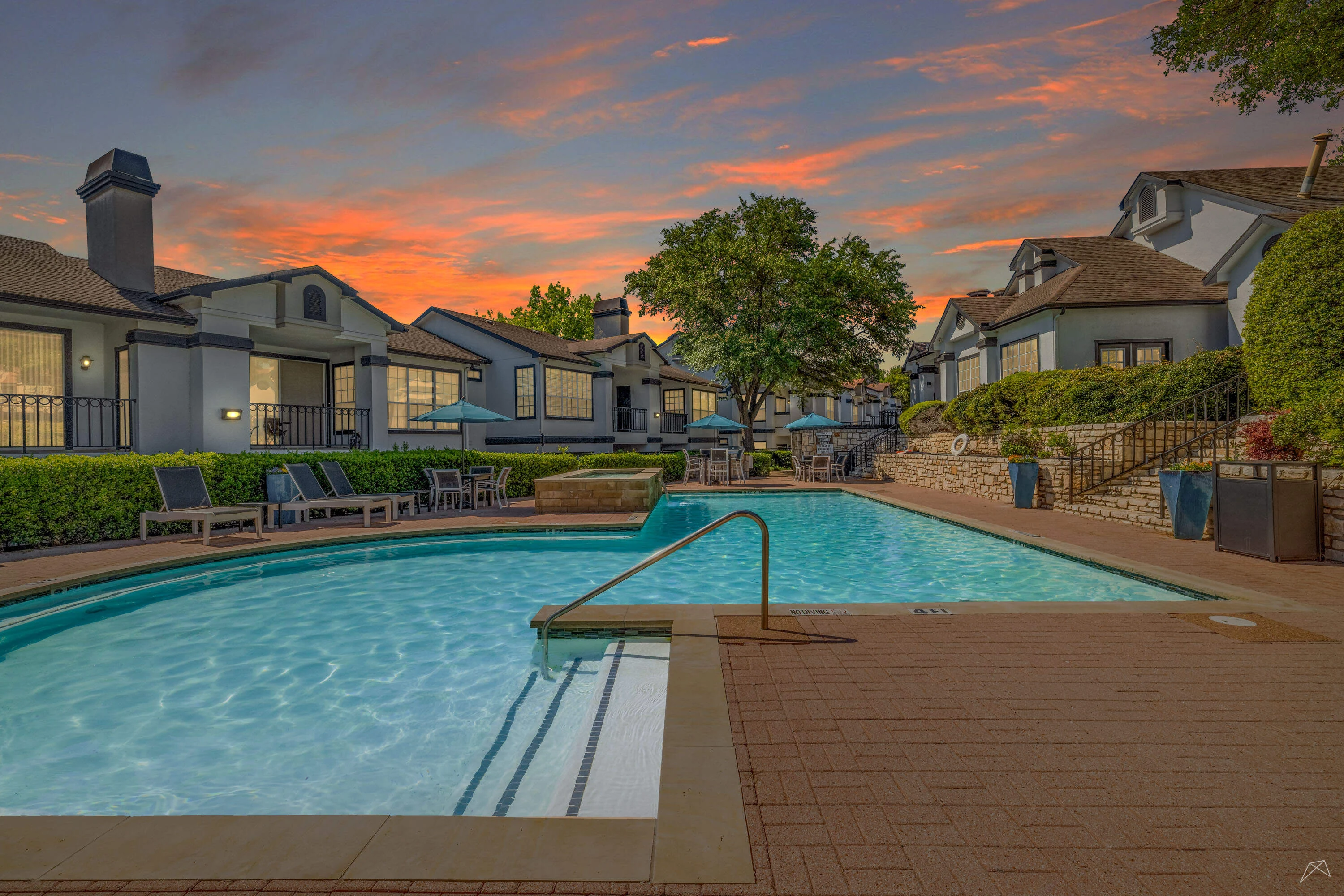 Avalon at Chase Oaks Apartments apartments in Addison, TX