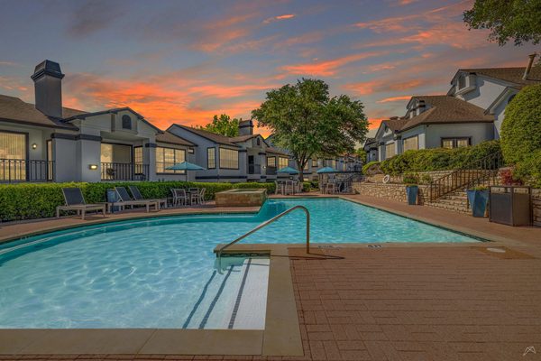 Avalon at Chase Oaks Apartments apartments in Addison, TX