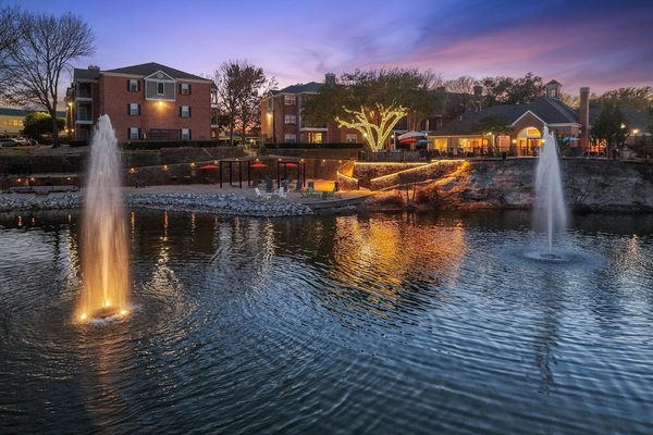 Lakeshore at Preston apartments in Addison, TX