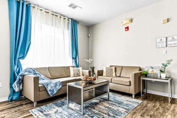 The Ridge at North Texas apartments in Addison, TX