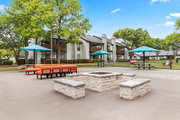 Villas at Chase Oaks Apartment Homes apartments in Addison, TX
