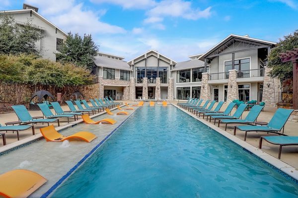 Trails at Creekside apartments in Addison, TX