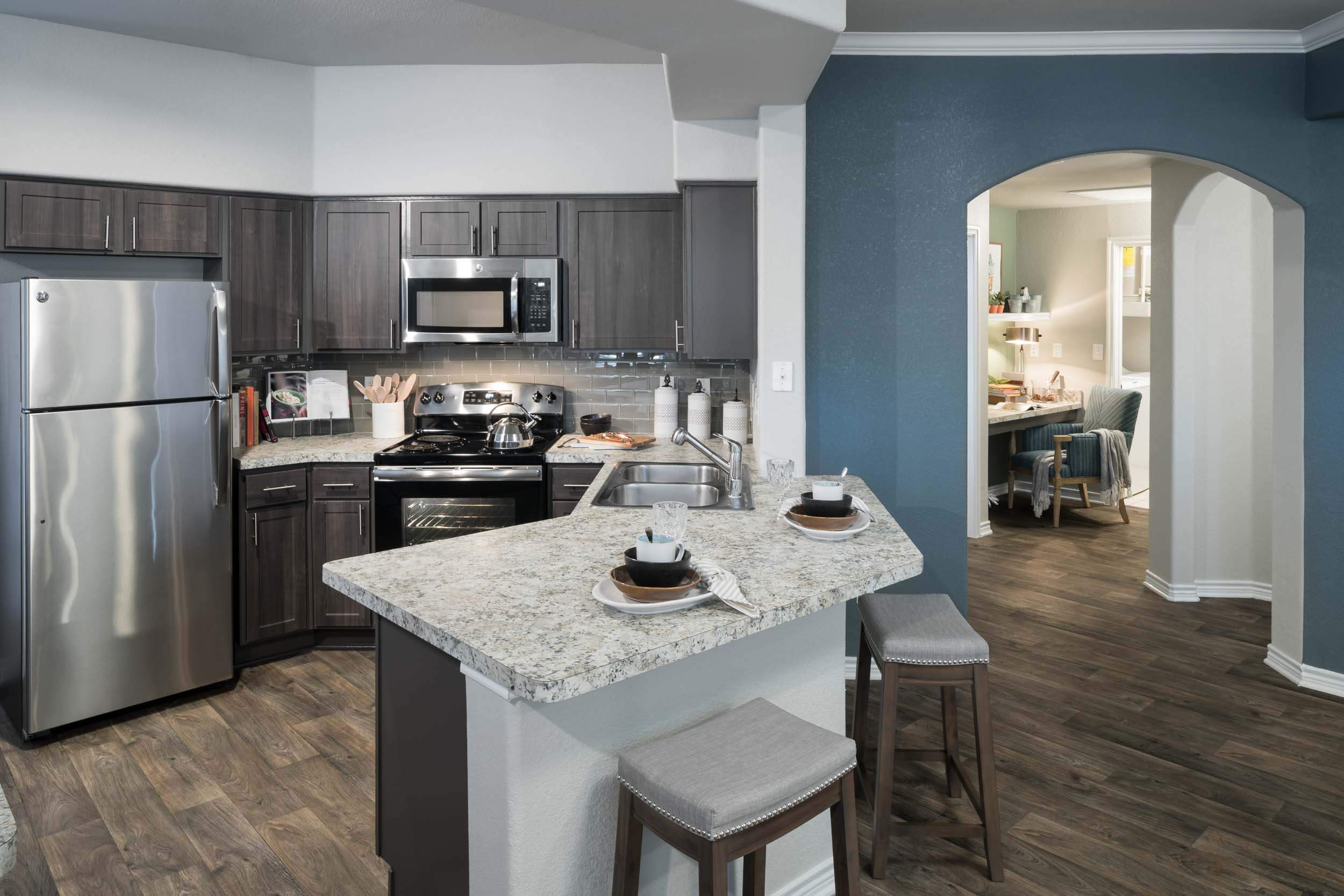 McDermott Place apartments in Addison, TX