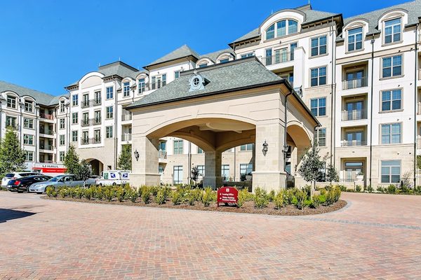 The Huntington Apartments apartments in Addison, TX
