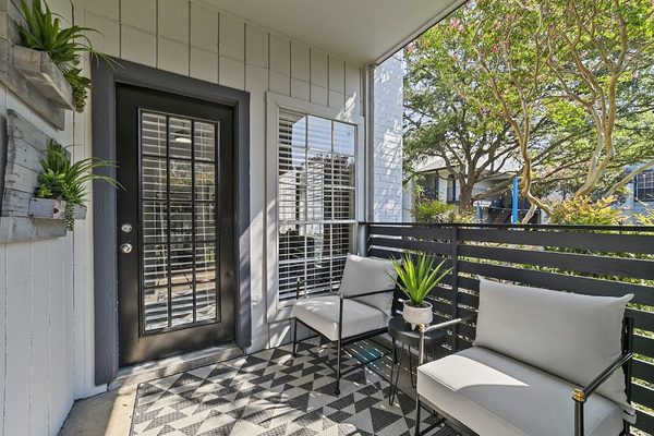 Veridian Place apartments in Addison, TX