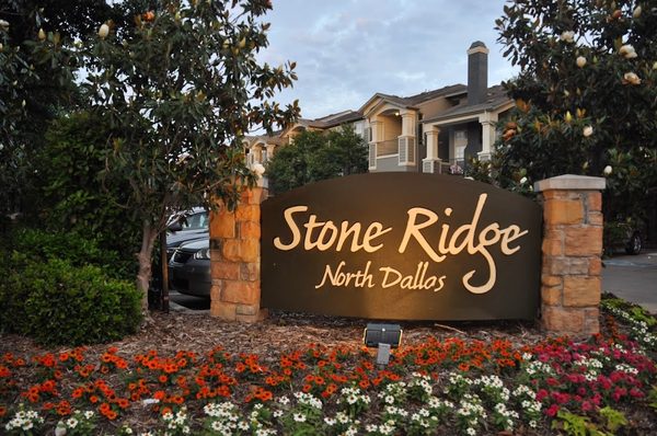 Stone Ridge apartments in Addison, TX