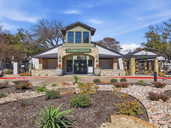The Monte apartments in Addison, TX