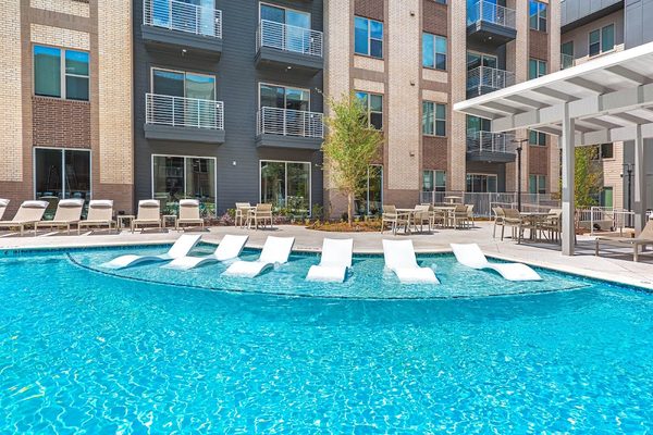 Luxia Preston Apartments apartments in Addison, TX