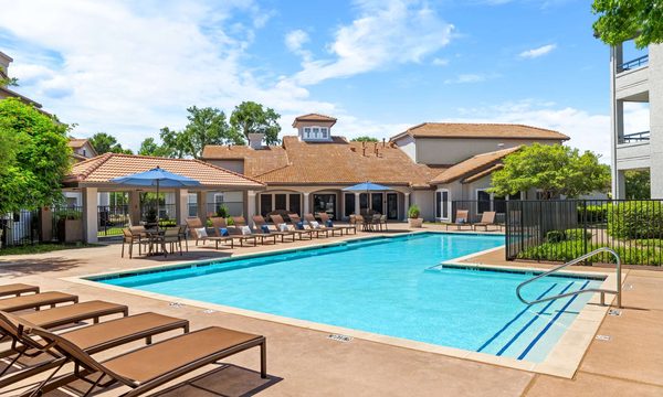 Rancho Palisades apartments in Addison, TX