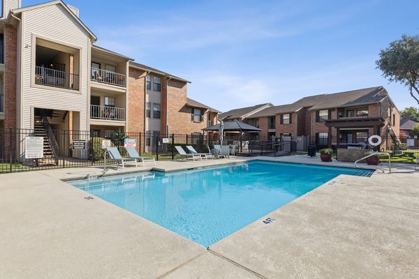 The Wellington at Willow Bend apartments in Addison, TX