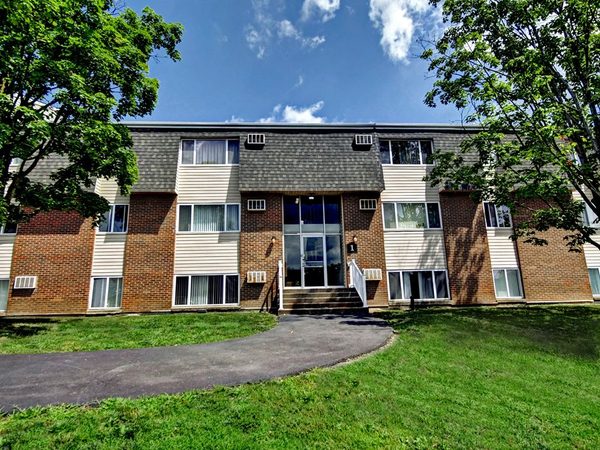 Highland Club Apartments apartments in Albany, NY