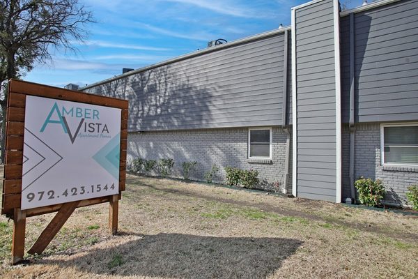 Amber Vista apartments in Addison, TX