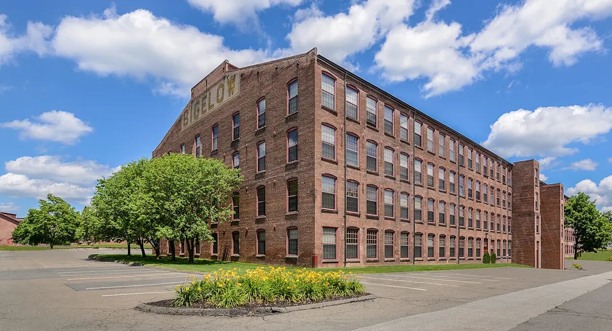 Bigelow Commons apartments in Enfield, CT