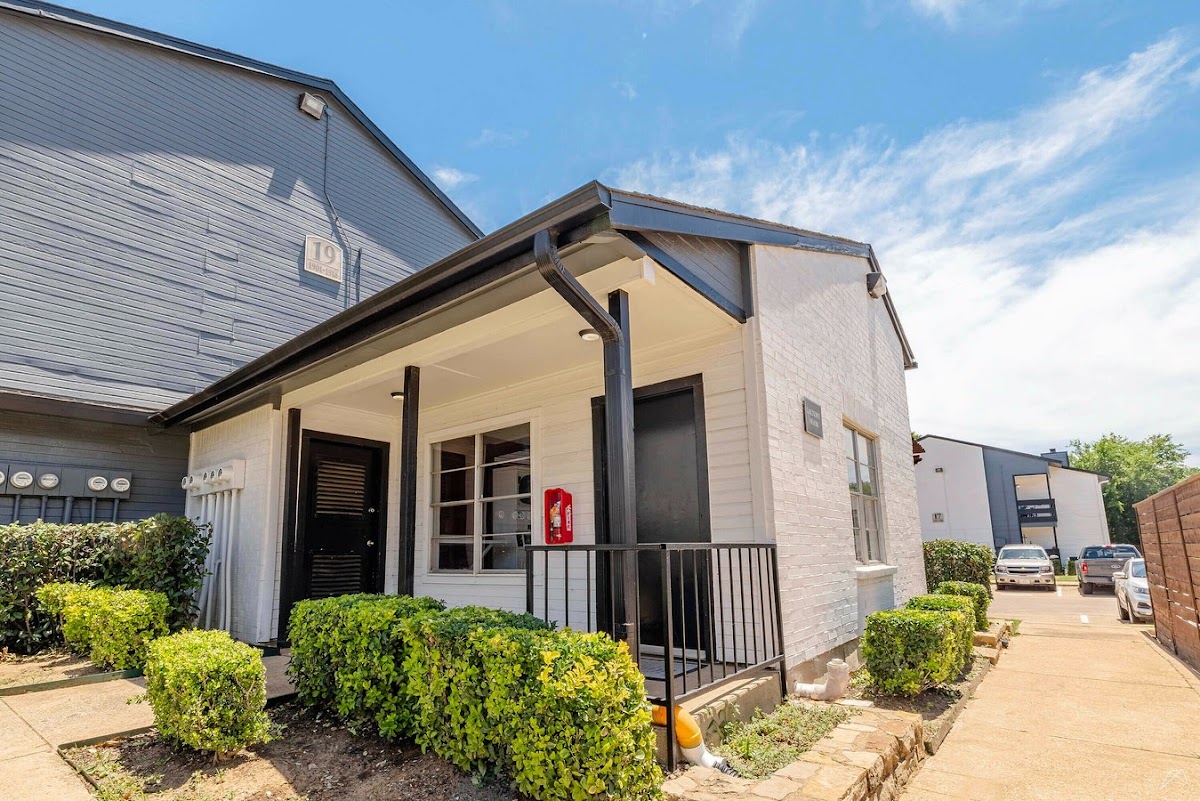 Catalina Apartments apartments in Addison, TX