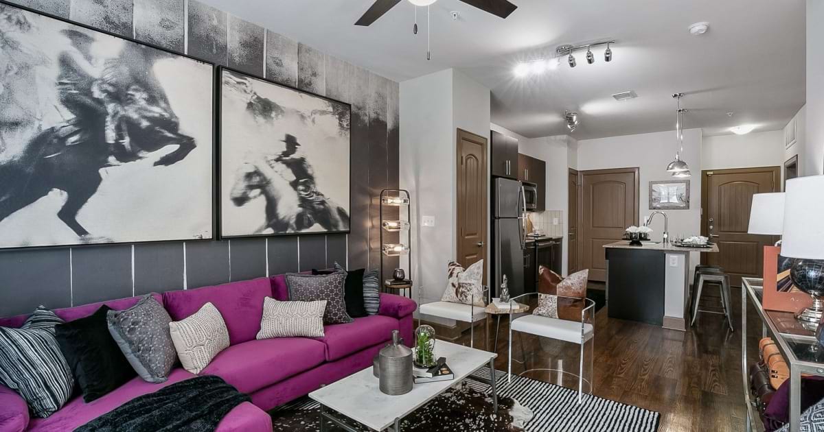 Cortland Legacy apartments in Addison, TX