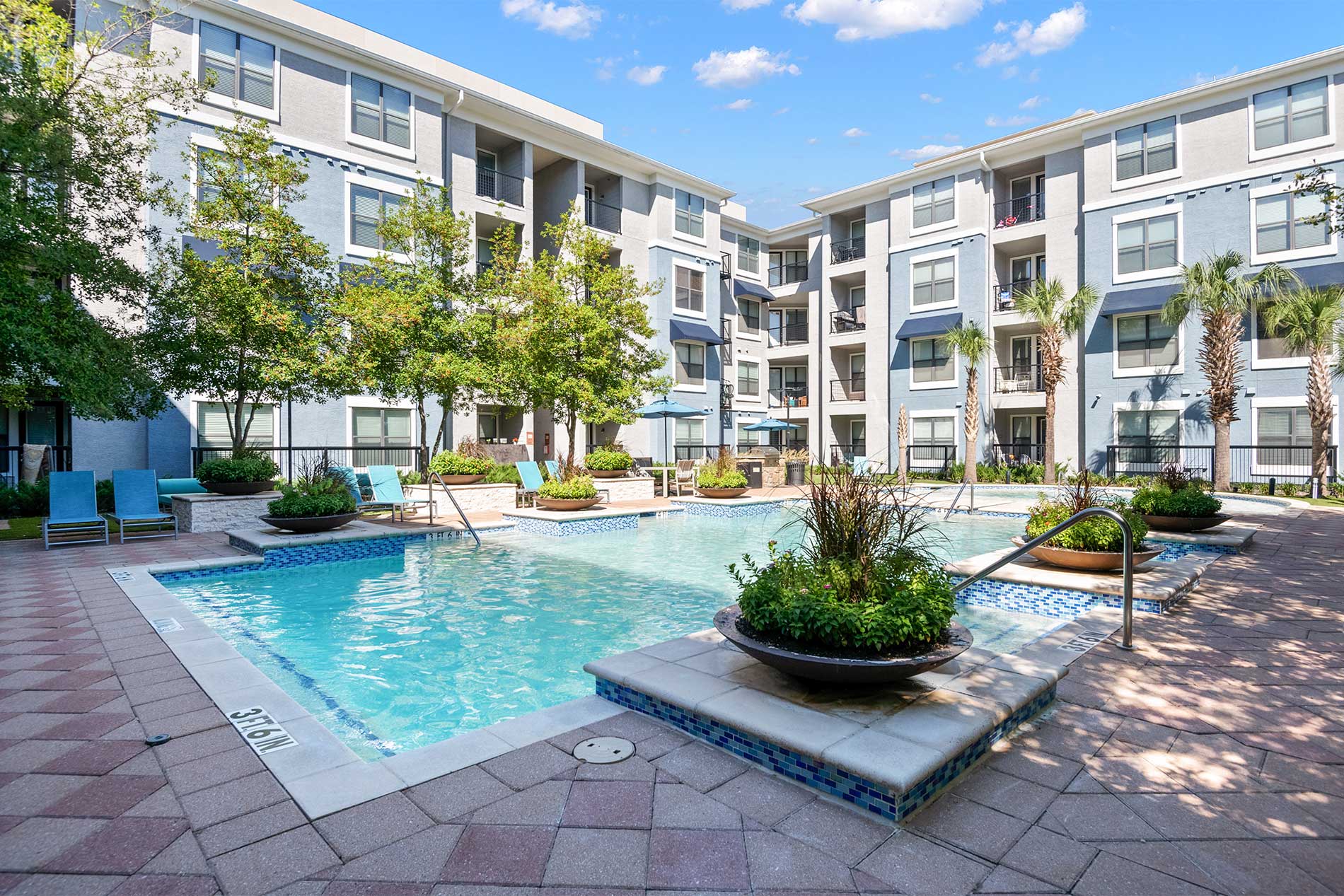 Cool Springs at Frisco Bridges apartments in Addison, TX