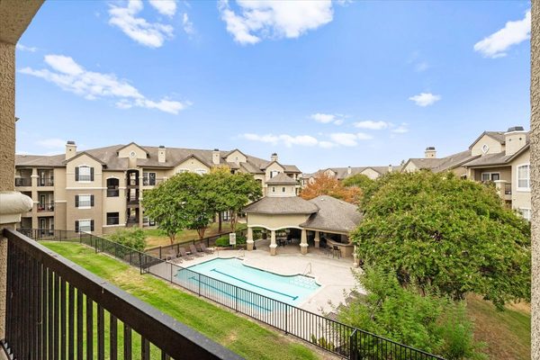 Wade Crossing Apartment Homes apartments in Addison, TX