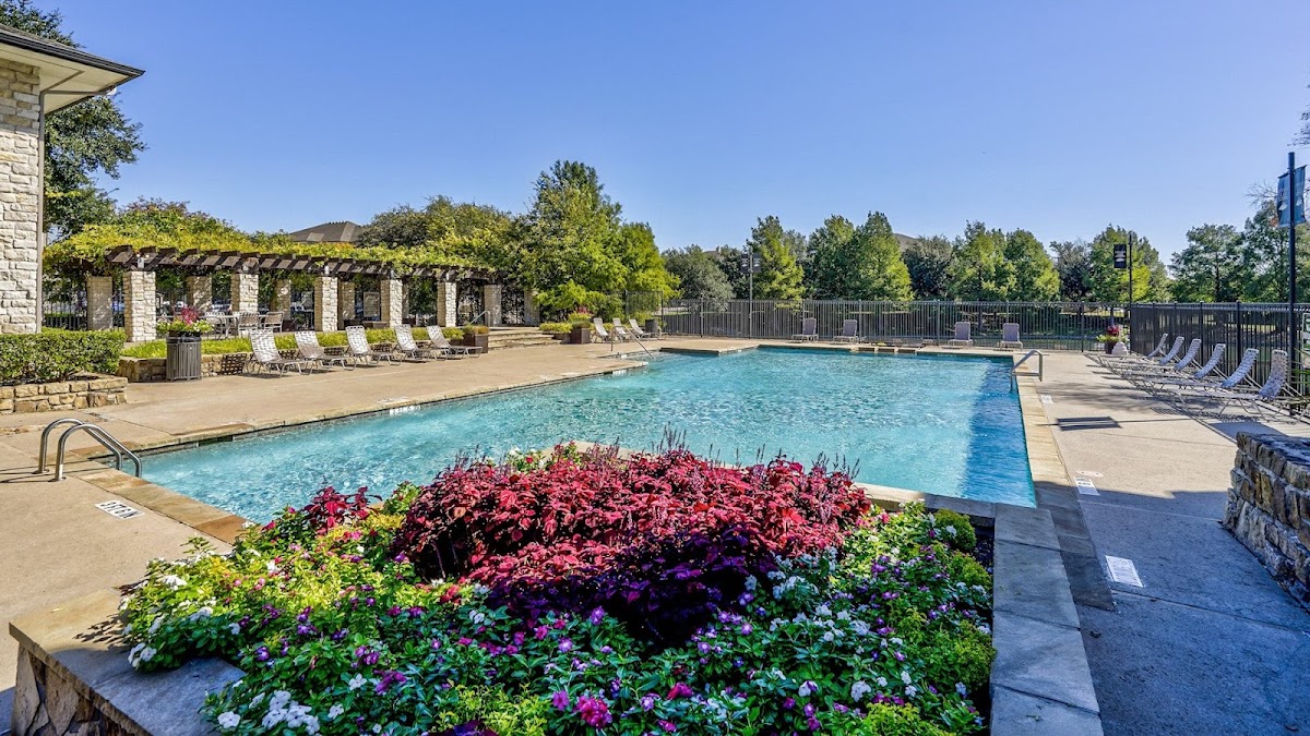 Cypress Lake at Stonebriar Apartments apartments in Addison, TX