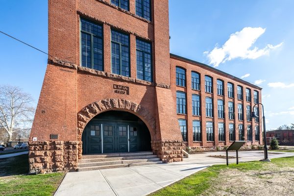 Residences at Mill 8 & 10 apartments