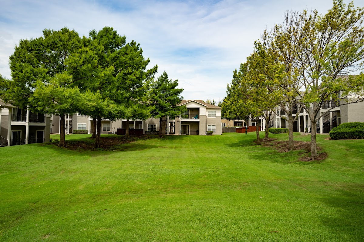 The Enclave at Stonebrook apartments in Addison, TX