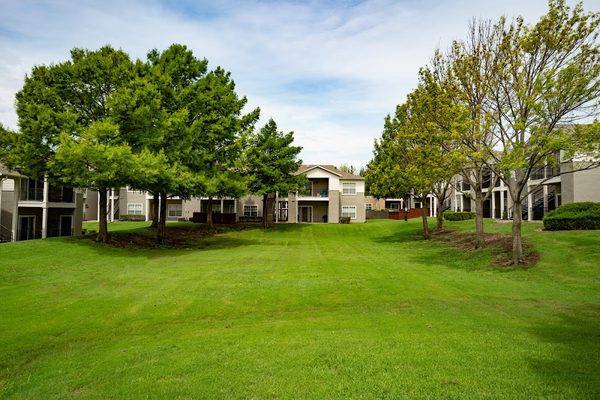 The Enclave at Stonebrook apartments in Addison, TX