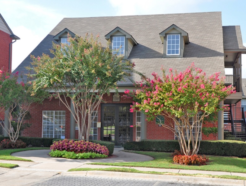 Fountains of Rosemeade apartments in Addison, TX