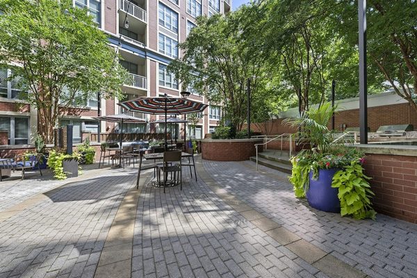 Sofi 55 Hundred apartments