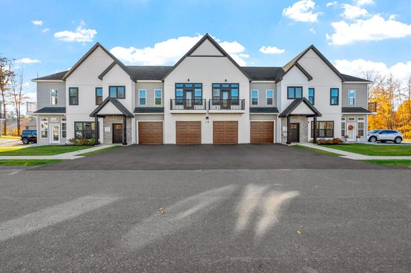 Elements at Saratoga Lake apartments in Albany, NY